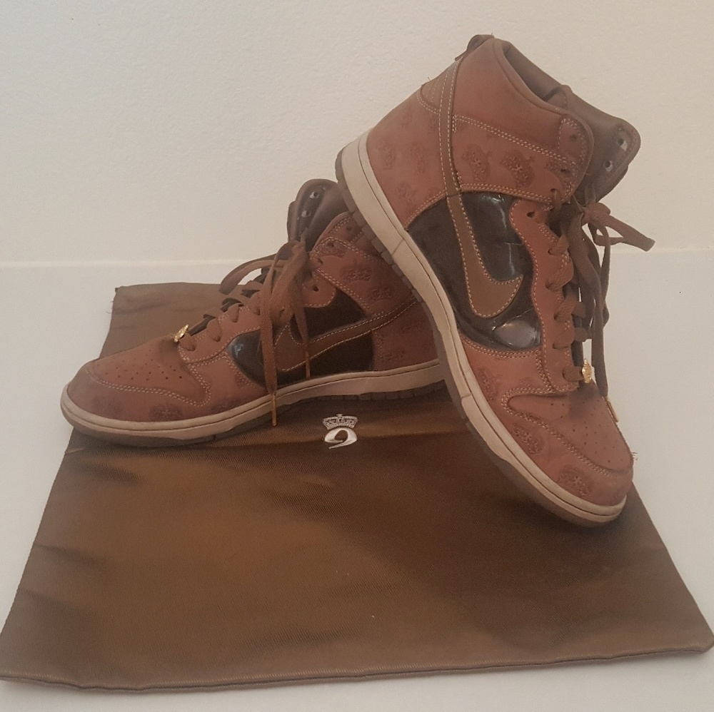 Nike Dunk HI Premium "MIGHTY CROWN" Bison Bone